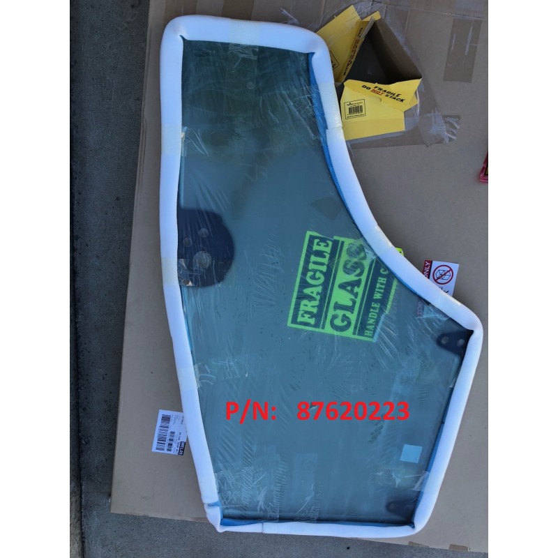 Case / New Holland Right Hand Door Glass 
